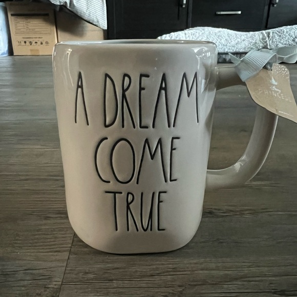 Rae Dunn Disney Princess Collection- Cinderella - Picture 1 of 2